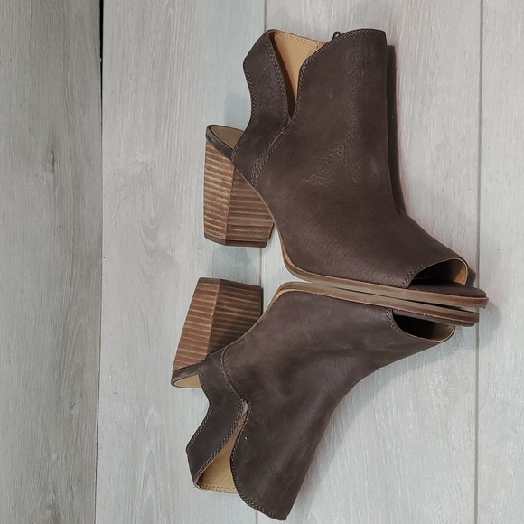 Lucky Brand Womens Jubai Peep Ankle Leather Heels Boots open toe shoes sz 10M - Picture 9 of 12